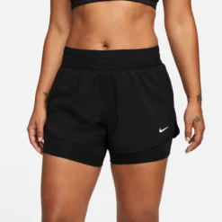 Nike Dri-Fit One MR 3in 2in1 Pantaloncino Attillato Donna - Nero 14 Nike Dri-Fit One MR 3in 2in1 Pantaloncino Attillato Donna - Nero -Negozio di articoli sportivi da tennis 56716000 13