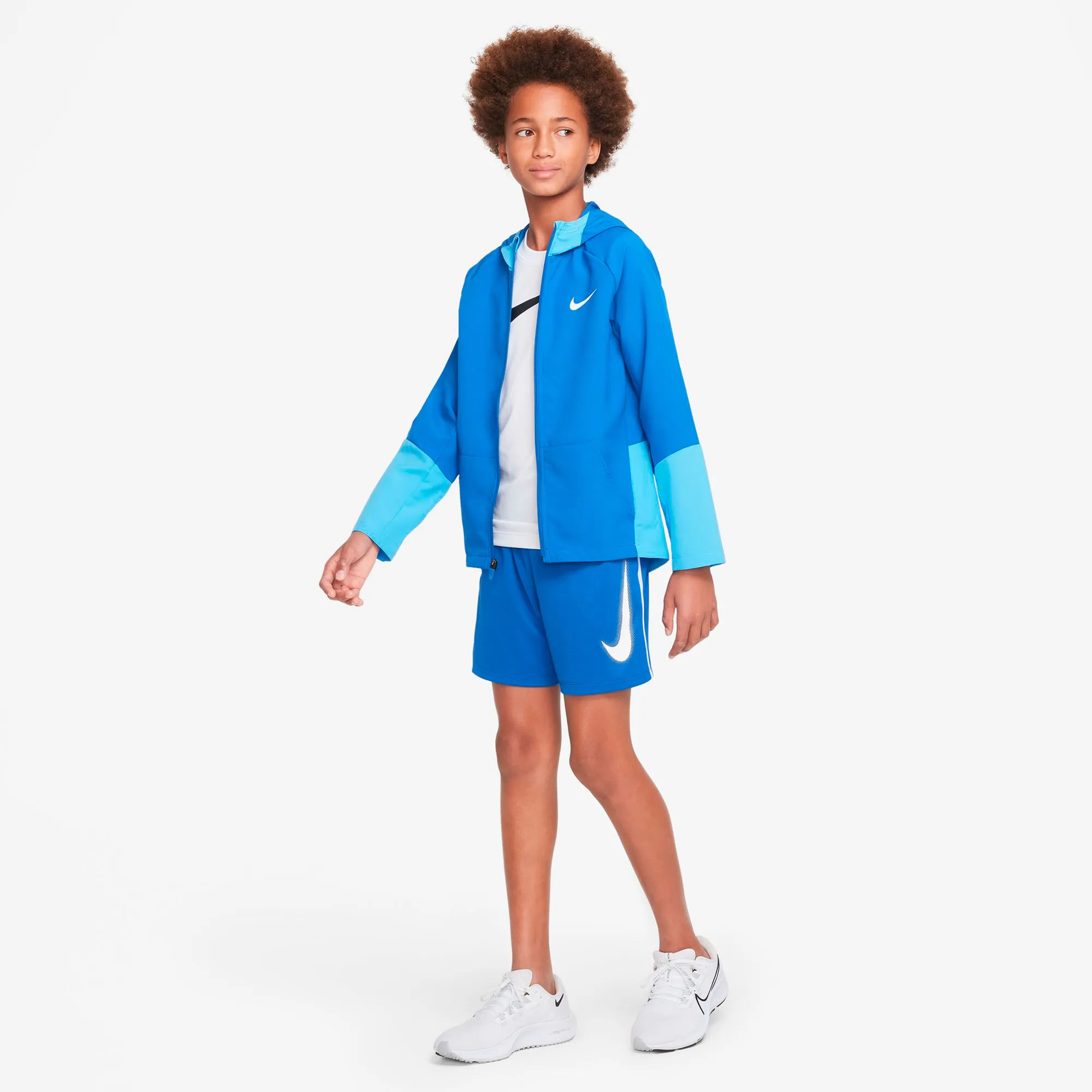 Nike Dri-Fit Graphic Pantaloncini Ragazzi - Blu, Bianco 8 Nike Dri-Fit Graphic Pantaloncini Ragazzi - Blu, Bianco - immagine 8