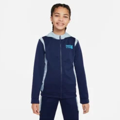 Nike New Sportswear Woven Ovly Tuta Da Allenamento Ragazze - Blu Scuro, Turchese 15 Nike New Sportswear Woven Ovly Tuta Da Allenamento Ragazze - Blu Scuro, Turchese -Negozio di articoli sportivi da tennis 56840000 13