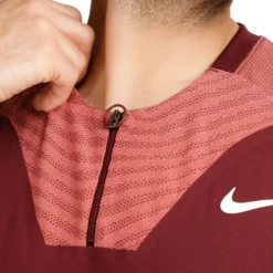 Nike Dri-Fit Advantage Court Slim UL RG Polo Uomini - Rosso Scuro, Rosa Antico 18 Nike Dri-Fit Advantage Court Slim UL RG Polo Uomini - Rosso Scuro, Rosa Antico -Negozio di articoli sportivi da tennis 57142000 0 7