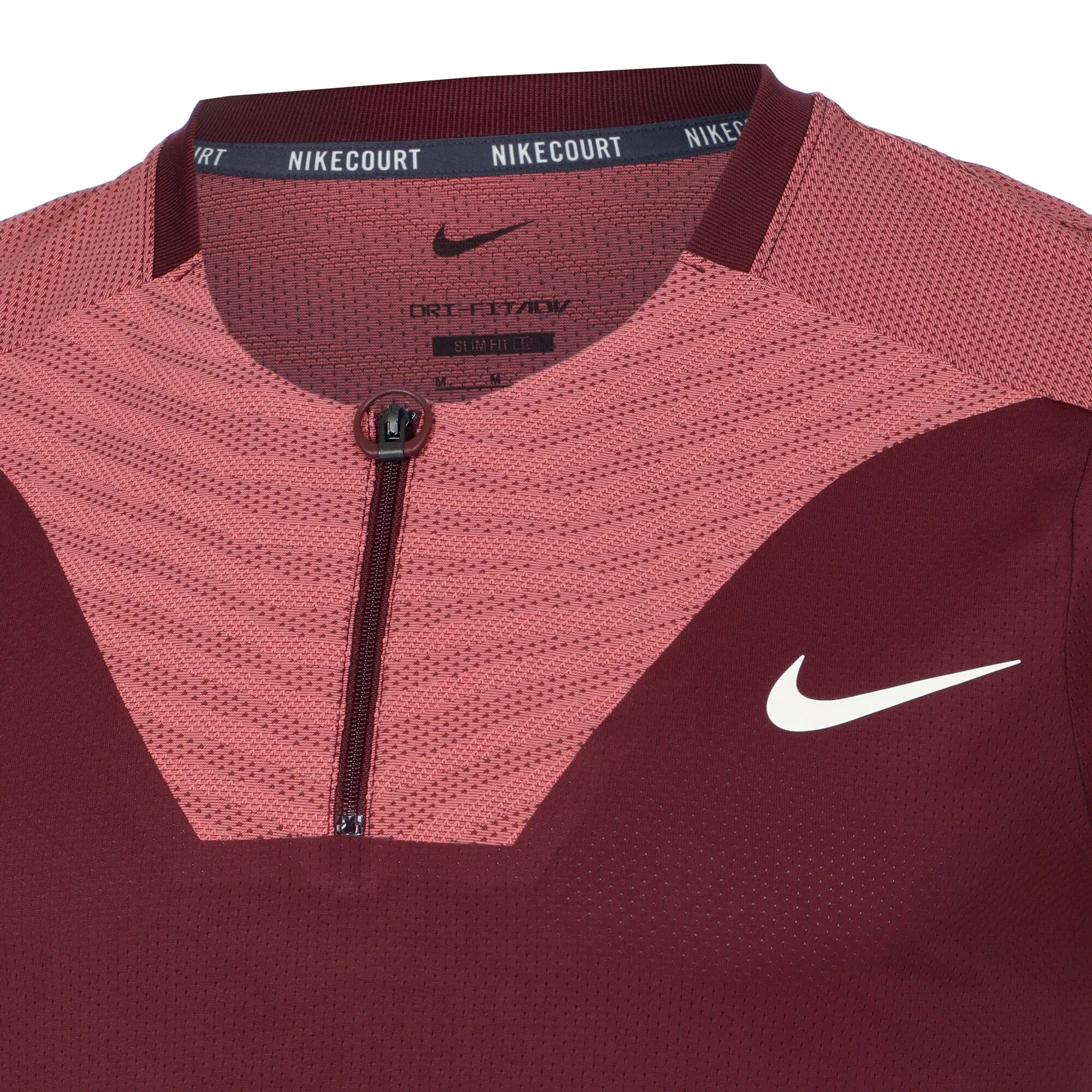 Nike Dri-Fit Advantage Court Slim UL RG Polo Uomini - Rosso Scuro, Rosa Antico 8 Nike Dri-Fit Advantage Court Slim UL RG Polo Uomini - Rosso Scuro, Rosa Antico - immagine 8